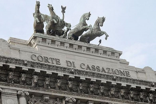 BUONI POSTALI E CLAUSOLA DI PARI FACOLTA’ DI RIMBORSO: LO STUDIO LEGALE IOCCA CHIAPPETTA VINCE IN CASSAZIONE CONTRO POSTE ITALIANE – Cass. Civ. I SEZ.; sentenza n. 24639 del 13.9.2021 –